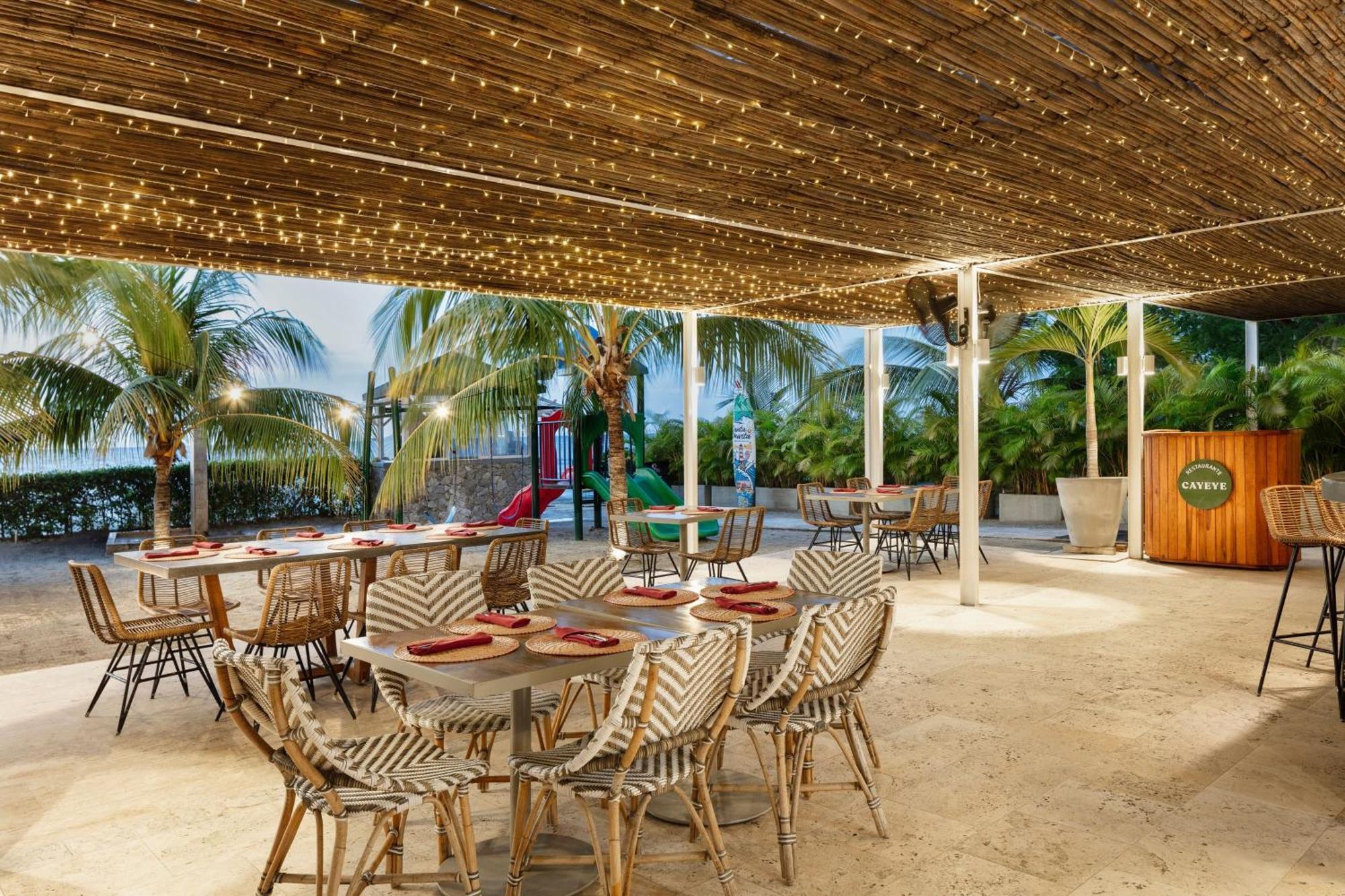 Santa Marta Marriott Resort Playa Dormida Exteriör bild The Beach Club