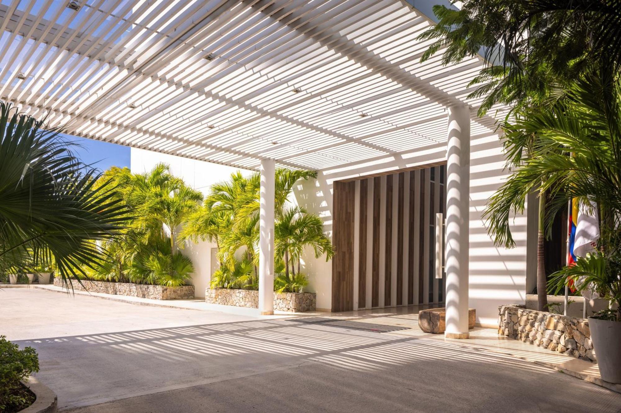 Santa Marta Marriott Resort Playa Dormida Exteriör bild The entrance of the new terminal