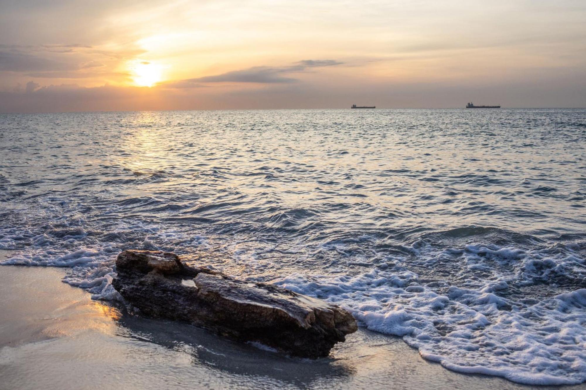 Santa Marta Marriott Resort Playa Dormida Exteriör bild Sunset at the beach