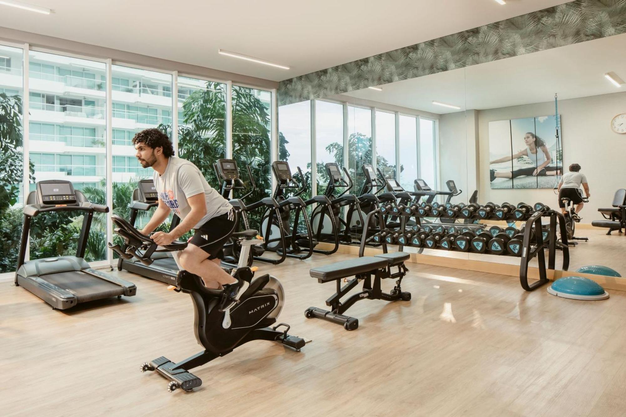 Santa Marta Marriott Resort Playa Dormida Exteriör bild The gym at the hotel