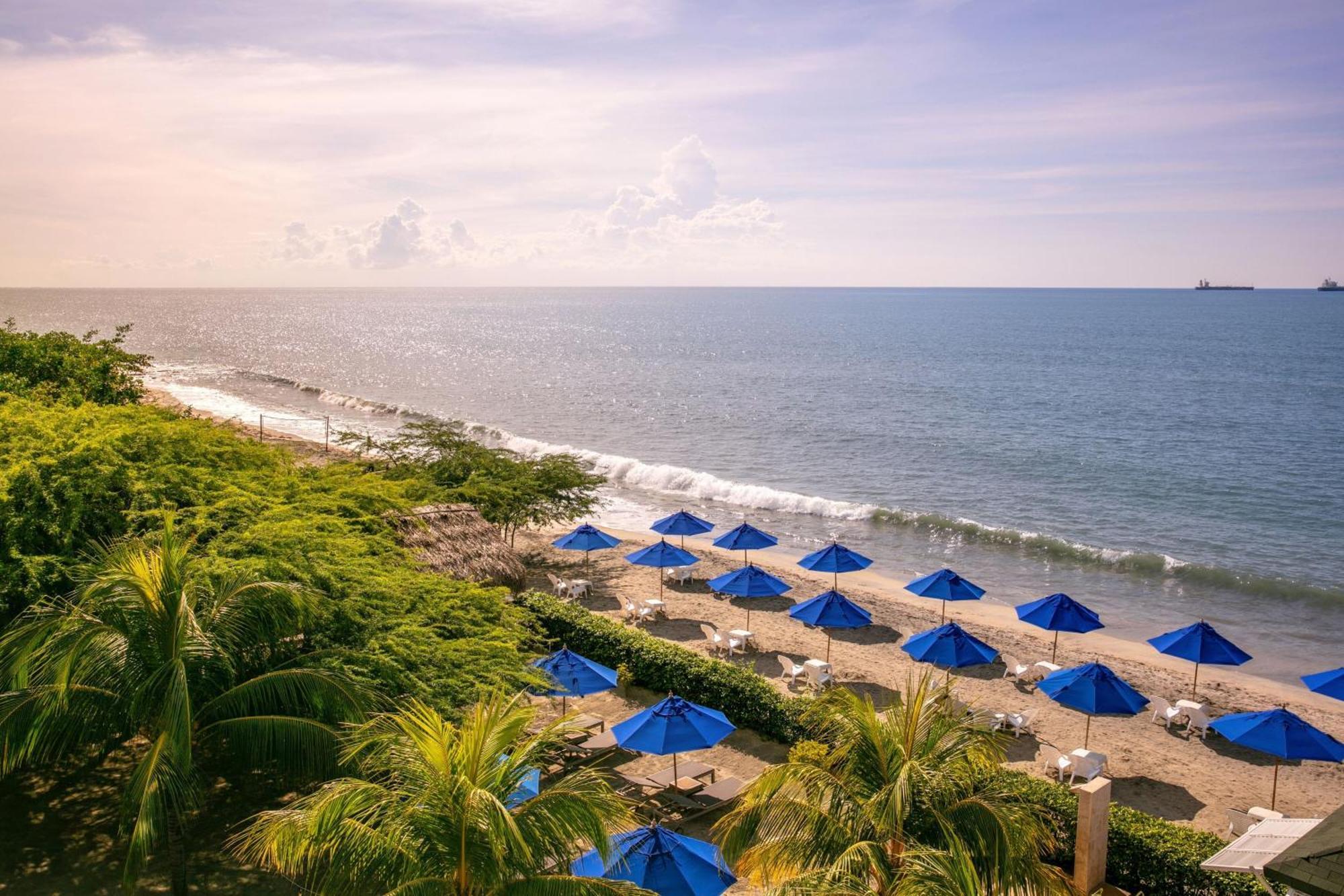 Santa Marta Marriott Resort Playa Dormida Exteriör bild Beach at the InterContinental Resort