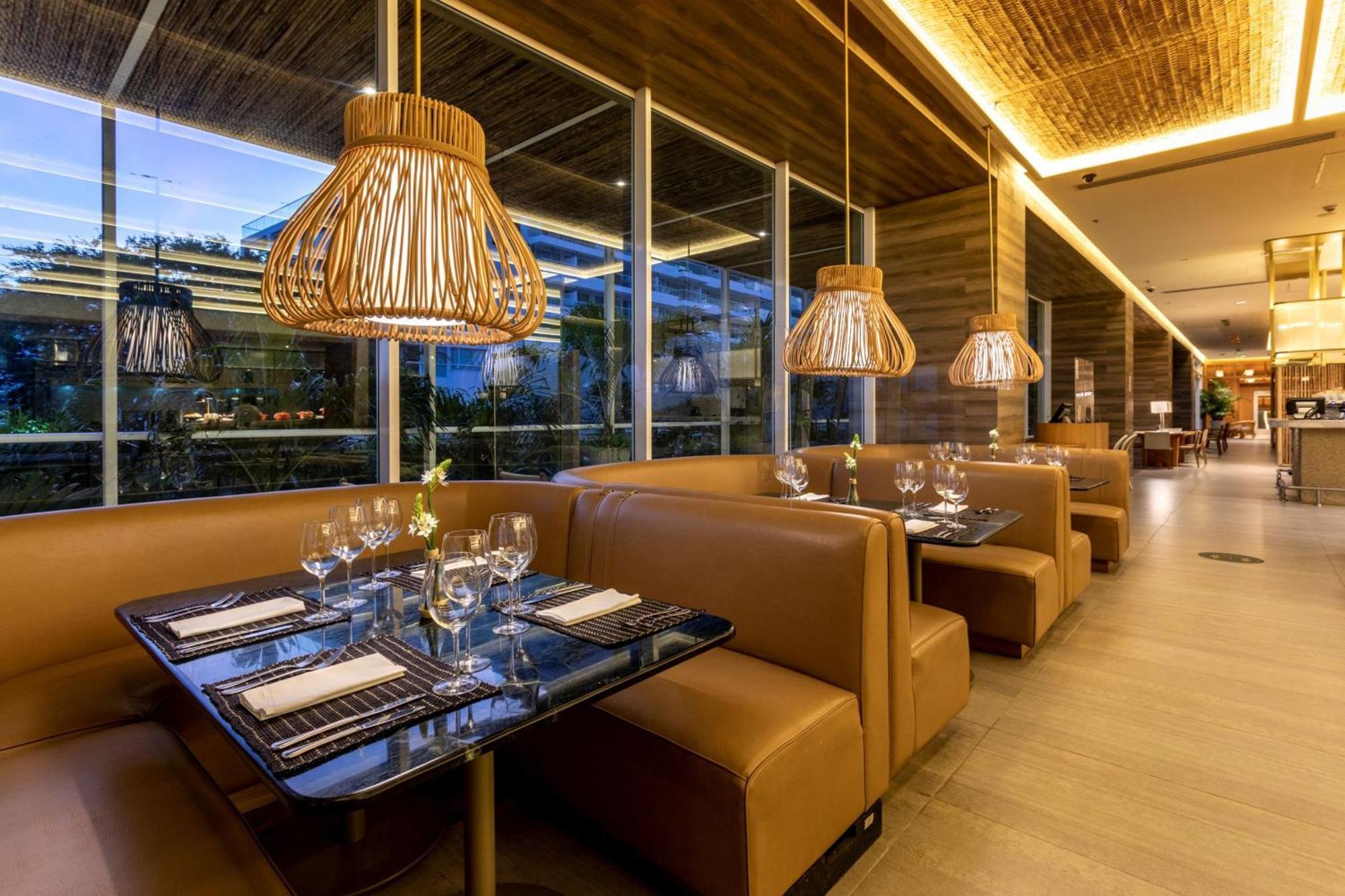 Santa Marta Marriott Resort Playa Dormida Exteriör bild The interior of the restaurant